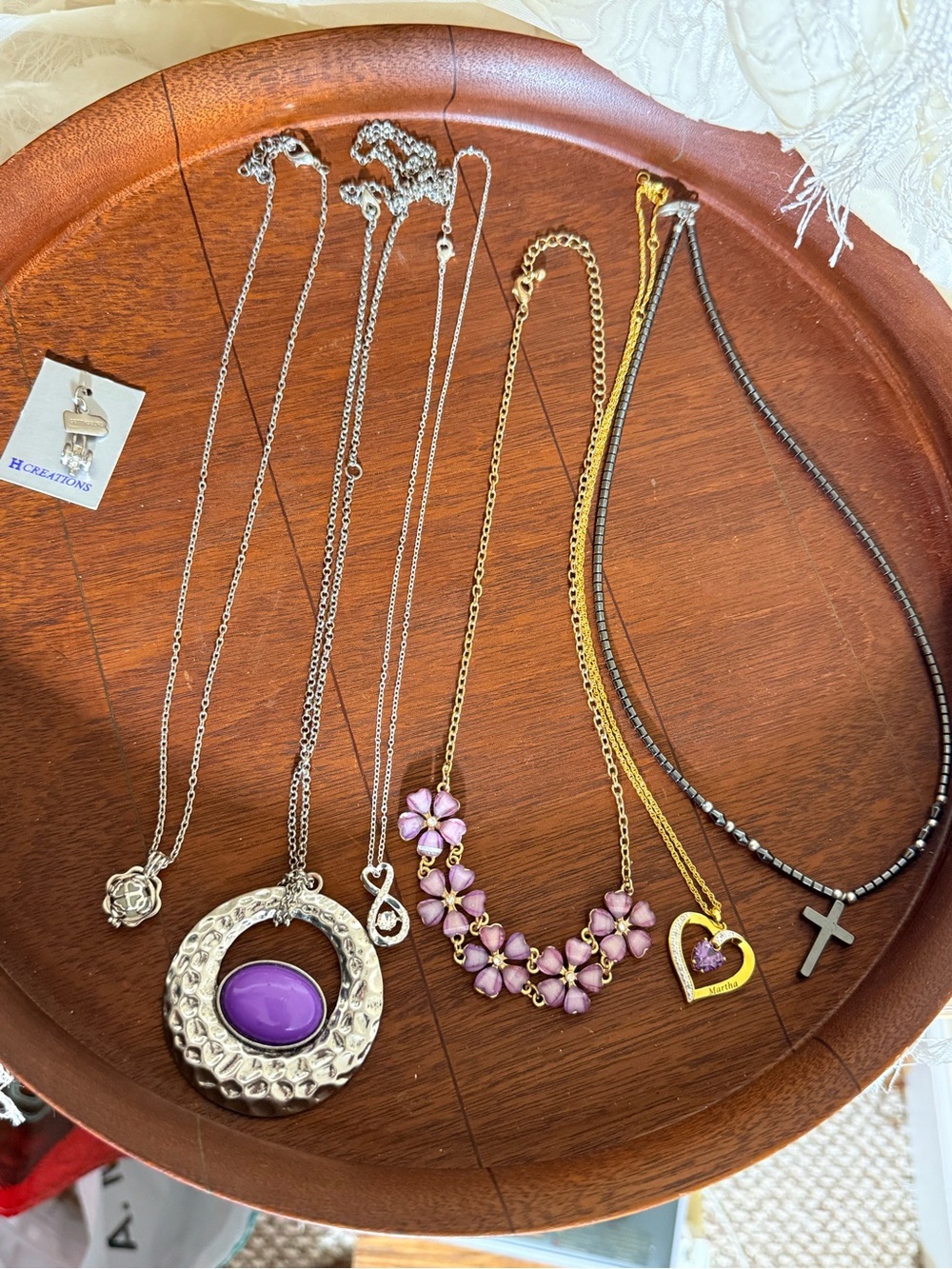 VTG Jewelry Lot- 6 Necklaces, 4 Watches 8 bracelets and 2 Beaded 30” Necklaces